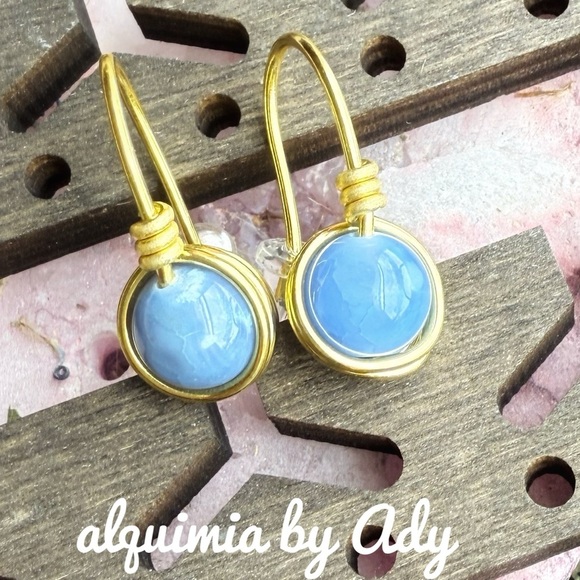 Aquamarine drops/manifesting self expression healing crystals - Picture 1 of 4